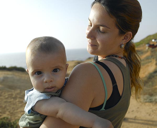 Mother and child, Herzlia 2005